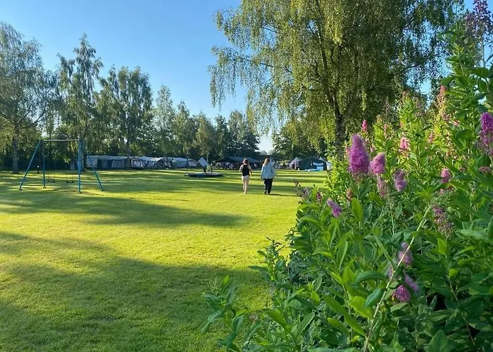 Pipowagens Bij Pannenkoekenrestaurant & Camping De Koppenjan \'Een Uniek Verblijf Met Kinderspeelboerderij\'